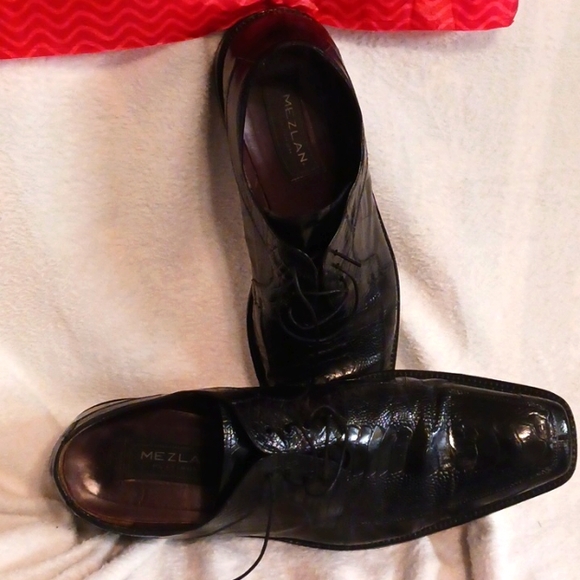 Man Dress - Picture 2 of 3